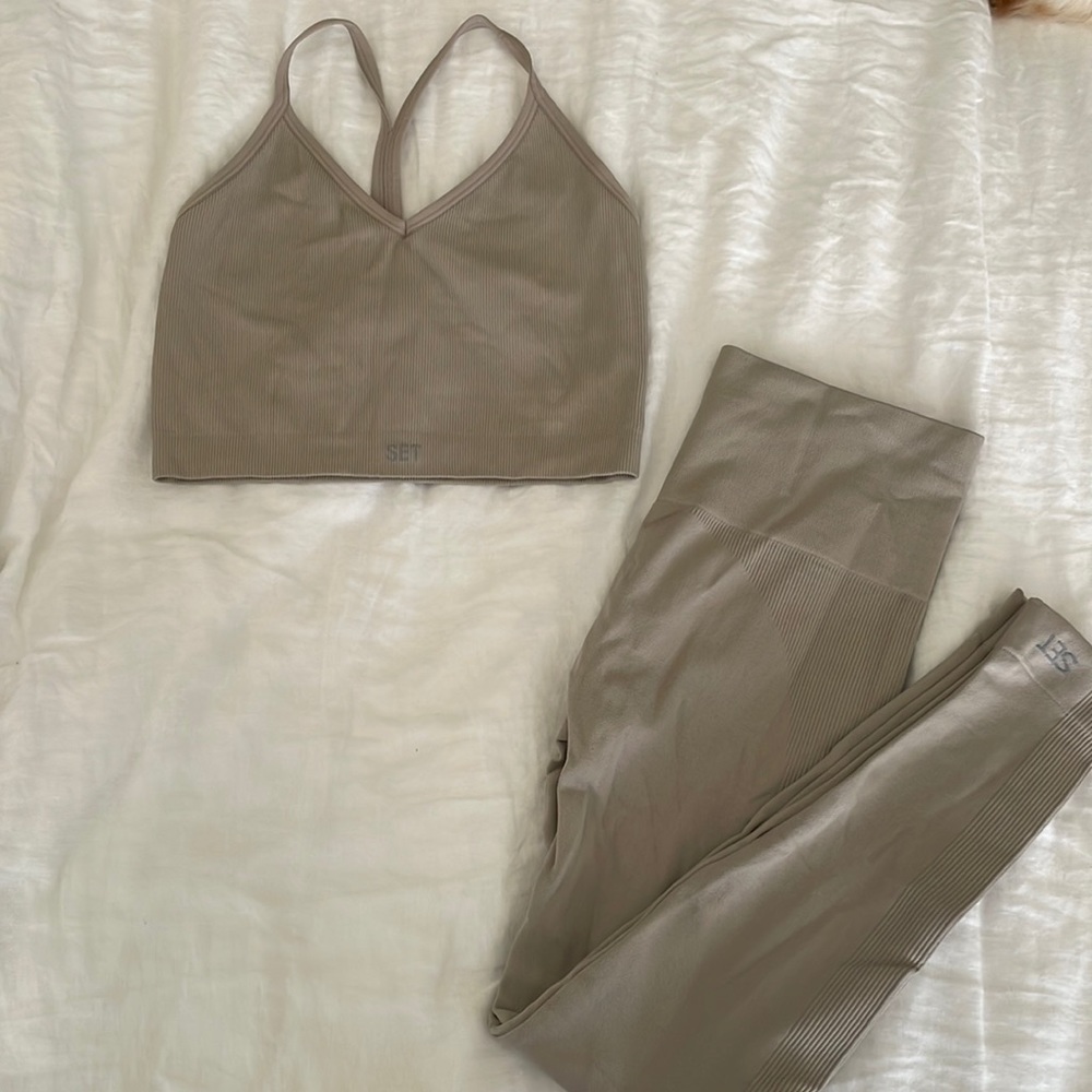 Set Active - Sculptflex Small Bottoms & Medium Top